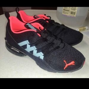Woman's Puma shoes